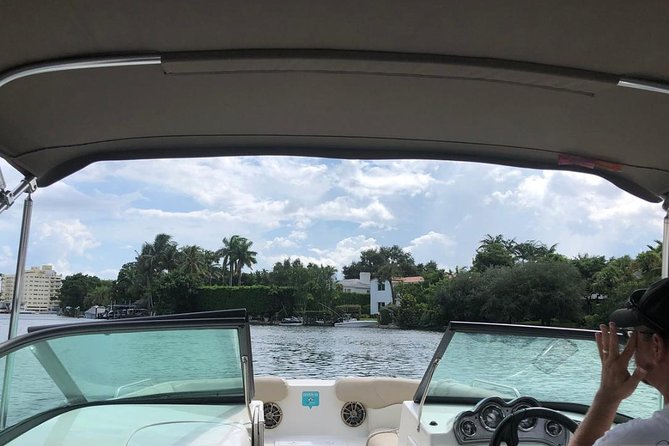 Fully Private Speed Boat Tours, VIP-style Miami Speedboat Tour of Star Island! - South Beach and South Pointe from the bay