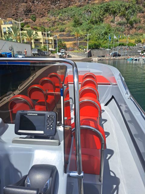 Funchal: Speedboat SEE THE ISLAND AND LIFE AT SEA - Comfort matters on this small boat