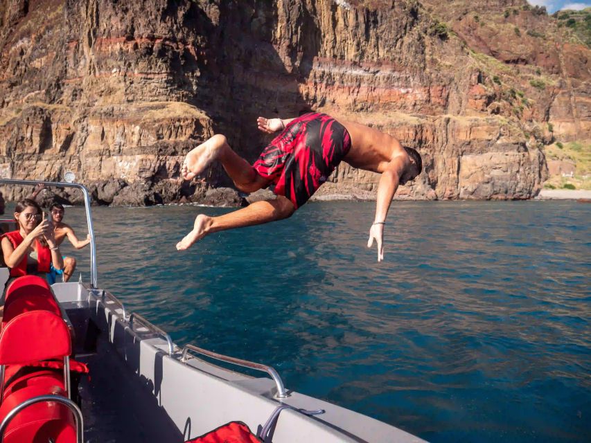 Funchal: Speedboat SEE THE ISLAND AND LIFE AT SEA - FAQ