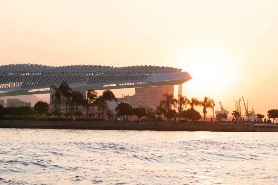 Glória: Sunset Speedboat Cruise with Drinks and Snacks - Adão Beach gives the cruise its active moment