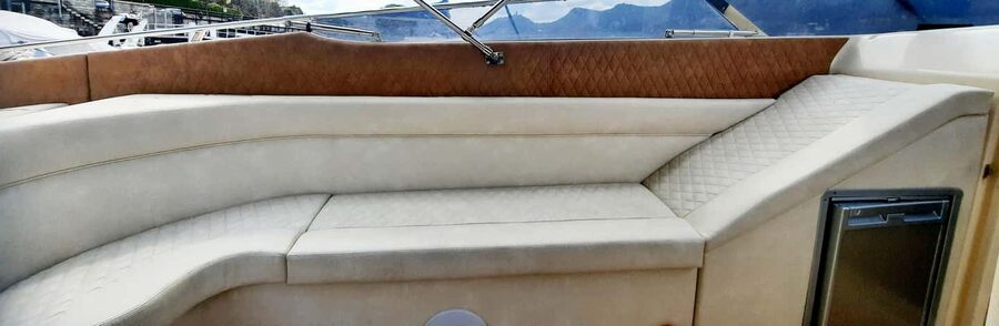 Grand Tour, on luxury speedboat at Lake Como - Varenna, a calmer village stop