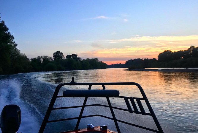 Guided Jetboat Tour for Six -Private - A fast, personal way to see the Willamette