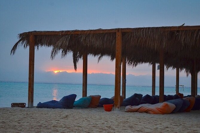 Half Day Private Speedboat Dolphin House & Giftun Island_Hurghada - Snacks, fruit, and drinks on board