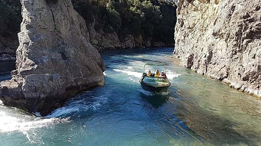 Hanmer Springs: River Jet Boat Ride - What happens during the one-hour ride