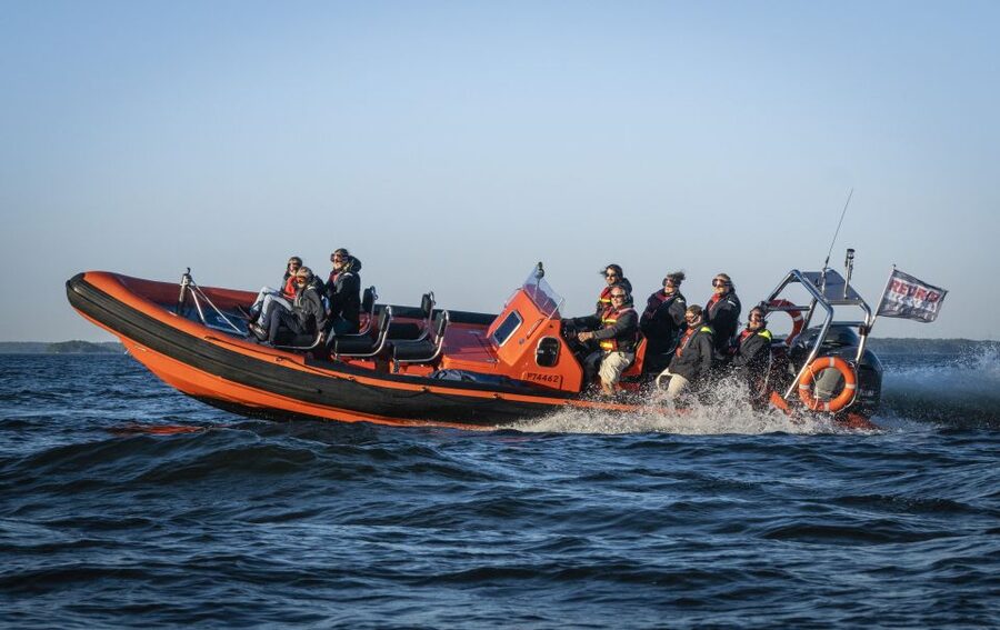 Helsinki: City and Outer Islands Guided RIB Boat Tour - Suomenlinna, Vallisaari, and the island passage