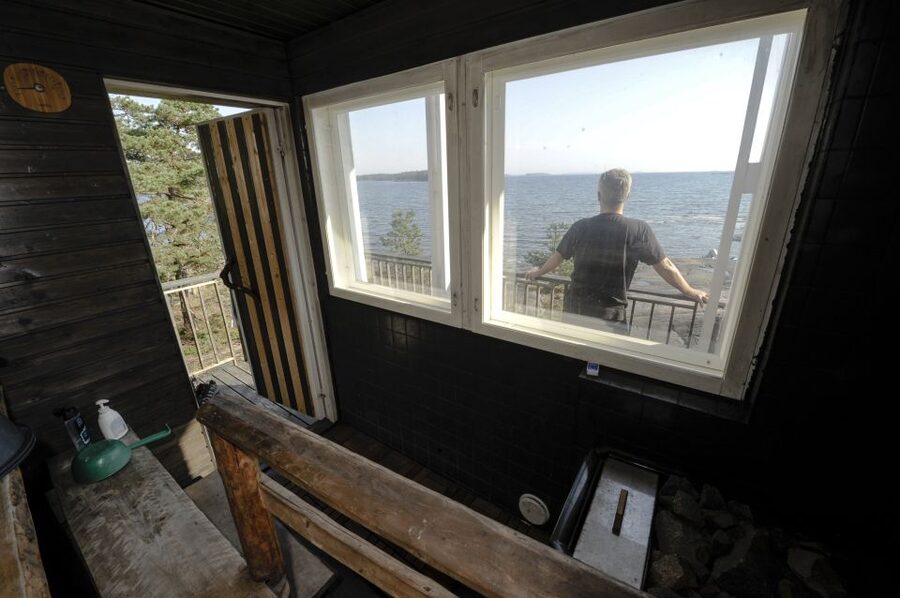 Helsinki: RIB Tour to Local's Cottage with BBQ and Sauna - A nature walk with berries, mushrooms, and water views