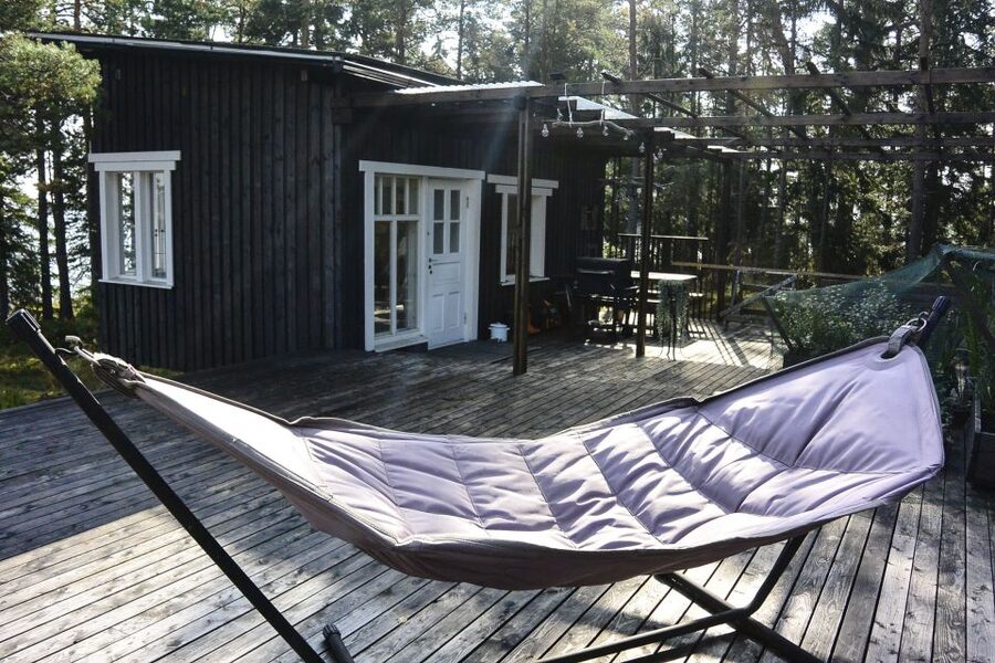 Helsinki: RIB Tour to Local's Cottage with BBQ and Sauna - Should you book the Helsinki RIB and sauna tour?