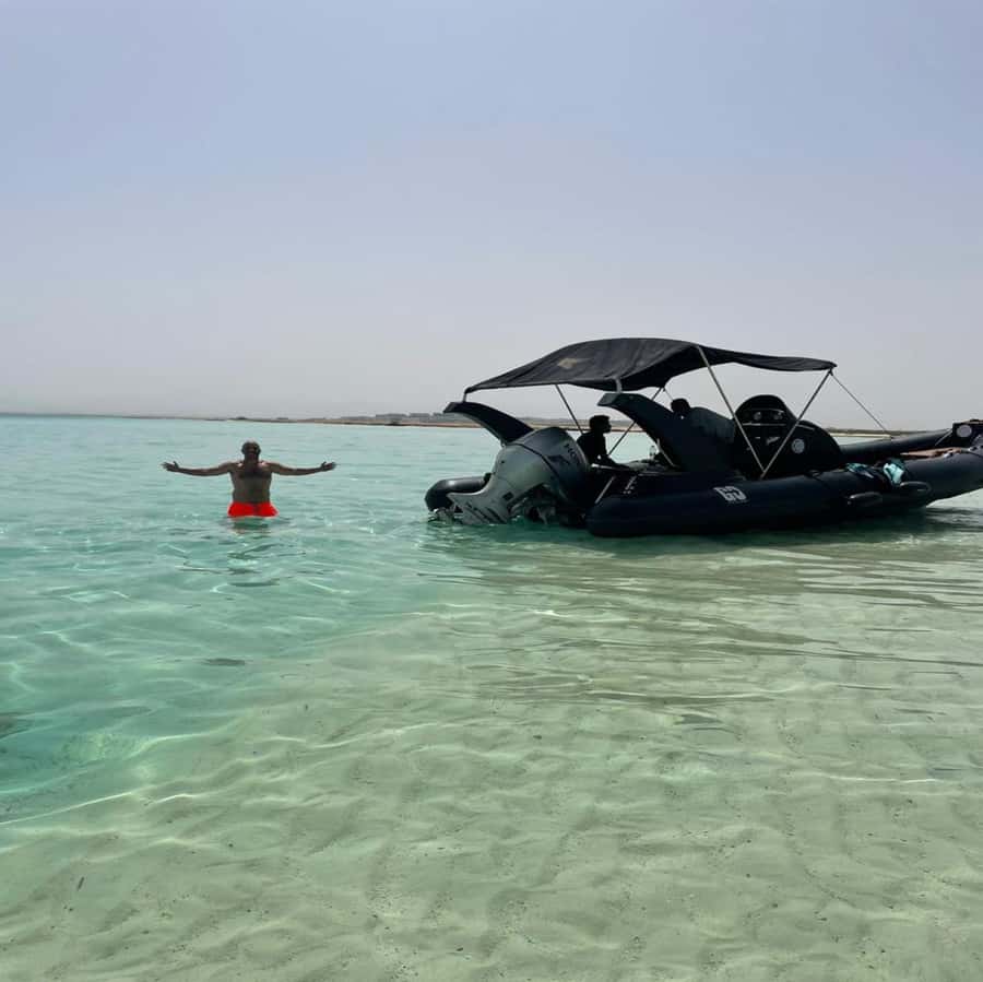 Hurghada: Giftun Island Orange Bay Speedboat Cruise & Lunch - Guides make the difference in the water