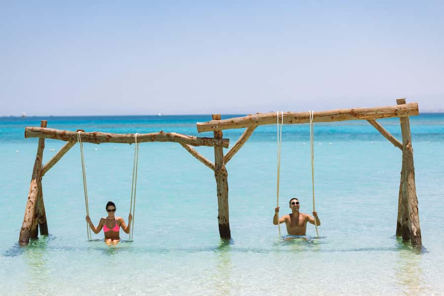 Hurghada: Hula Hula Speedboat w/ Optional Snorkeling & Lunch - A 20-minute speedboat ride across the Red Sea