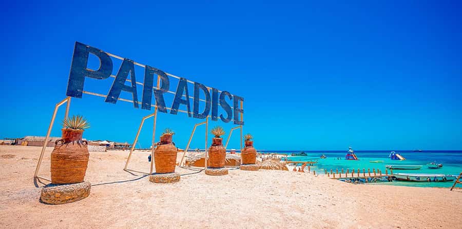 Hurghada: Paradise Speedboat w/ Optional Snorkeling & Lunch - Guides, safety, and the human side of the trip