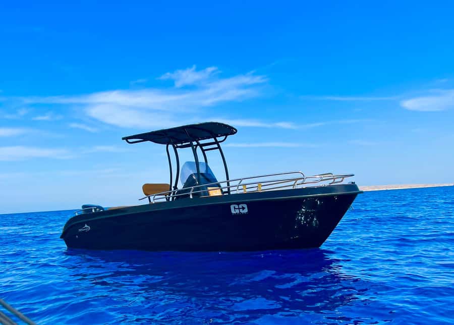 Hurghada: Private Speedboat Adventure with Snacks & Pick-up - Giftun Islands, sandbanks, and the choice of a quieter stop