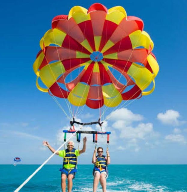 Hurghada: Speedboat Parasailing Adventures & Hotel Pick up - Flying above Hurghada for five to ten minutes