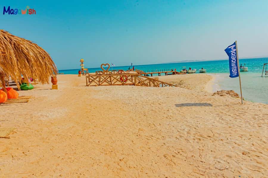 Hurghada : Sunset & Barbecue at Magawish Island By Speedboat - The 20-minute speedboat ride to Magawish