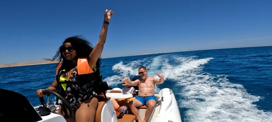 Hurghada: White Island Speedboat Tour, Snorkeling, & Lunch - What the $180 group price means