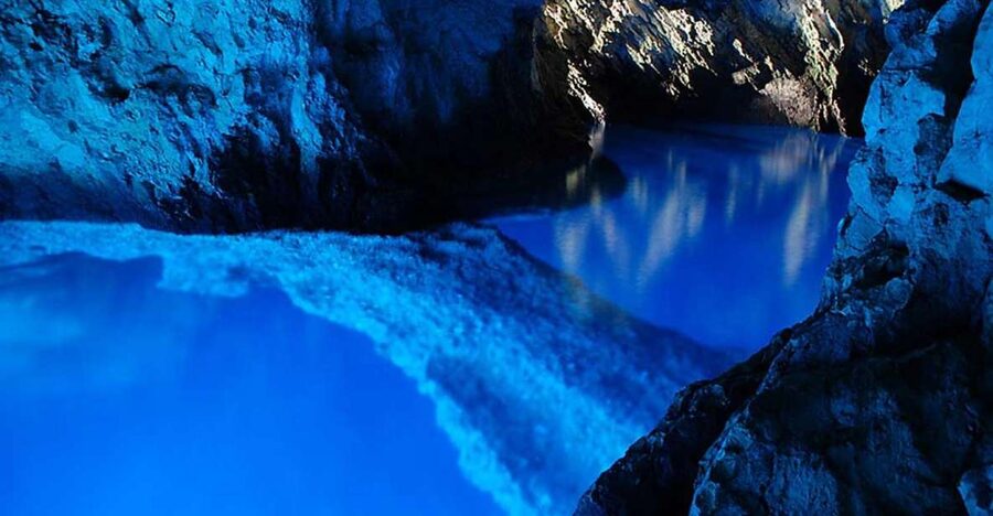 Hvar:Blue & Grenn Cave and Vis Island Private Speedboat Tour - Key details before you book