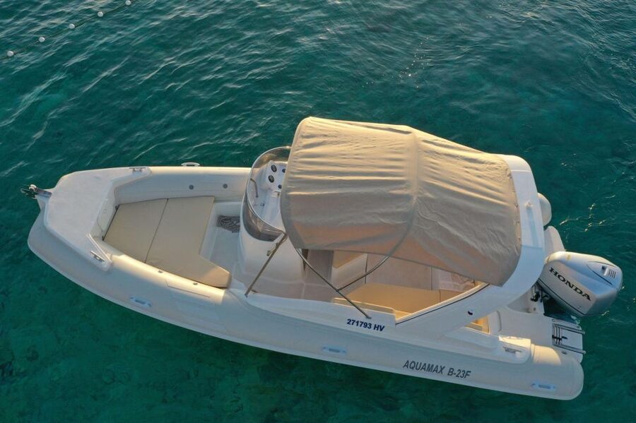 Hvar:Blue & Grenn Cave and Vis Island Private Speedboat Tour - Starting from Fabrika 2 in Hvar