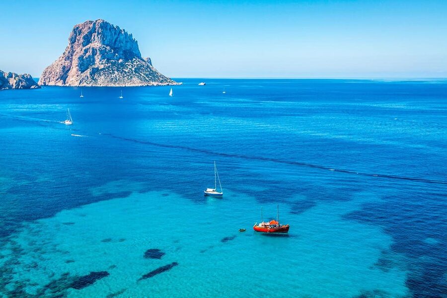 Ibiza: Private SpeedBoat to Es Vedra & Atlantis + Snorkel - Sa Pedrera and the return to Cala Comte