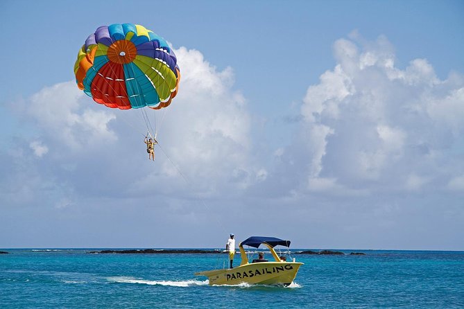 Ile aux Cerf: Speed boat with Parasailing & Tube Riding and Lunch - Key points to know before booking