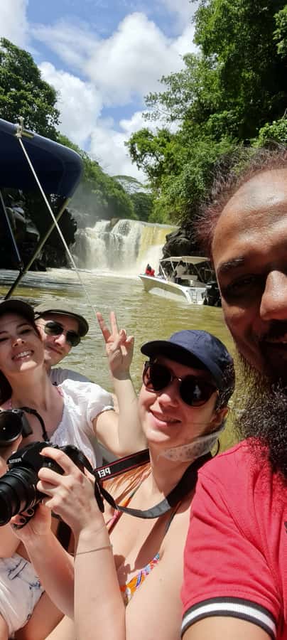 Ile aux Cerfs: Island & Waterfall Speedboat Tour with Lunch - Ilot Mangenie and the barbecue lunch