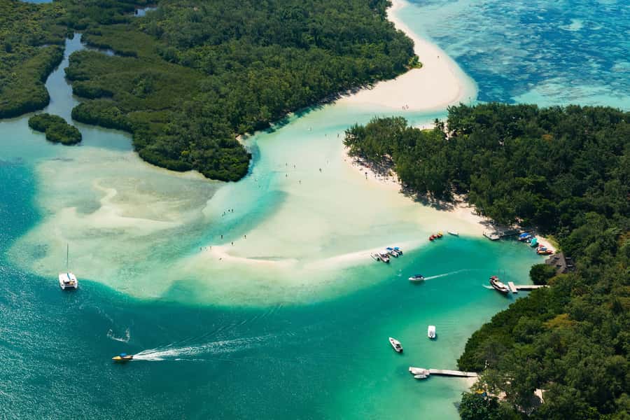 Ile aux Cerfs: Island & Waterfall Speedboat Tour with Lunch - Who will enjoy this tour most