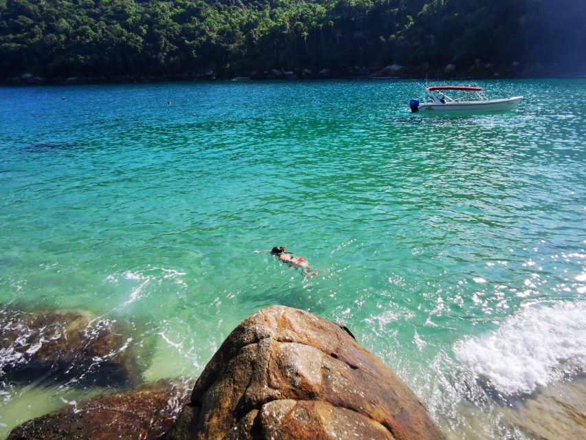Ilha Grande: 360° Circumnavigation Speed Boat Tour - 8h - Meros: a final chance to snorkel