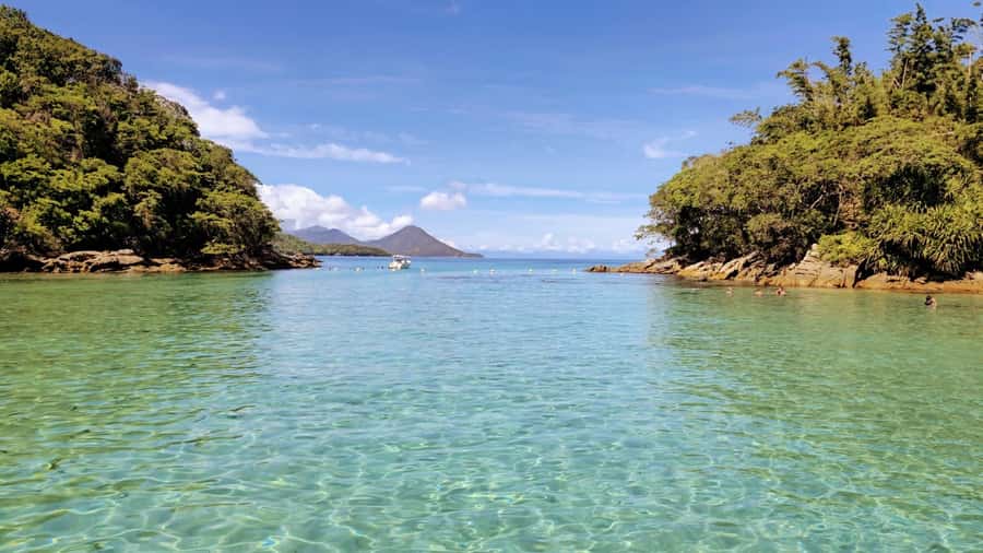 Ilha Grande: 6-Hour Speedboat Tour to Blue and Green Lagoons - The real appeal: two lagoons and a fast ride