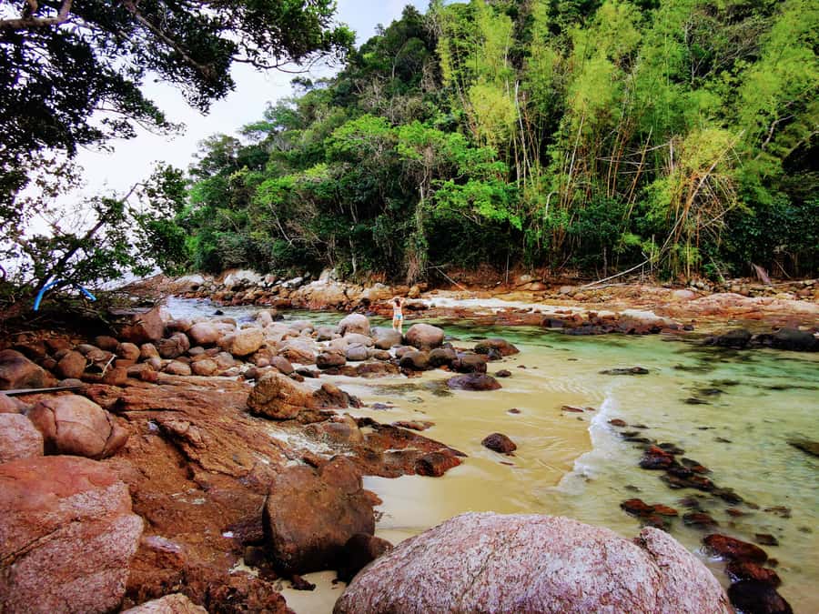 Ilha Grande: 6-Hour Speedboat Tour to Blue and Green Lagoons - Beach access, seasickness, and who should skip it