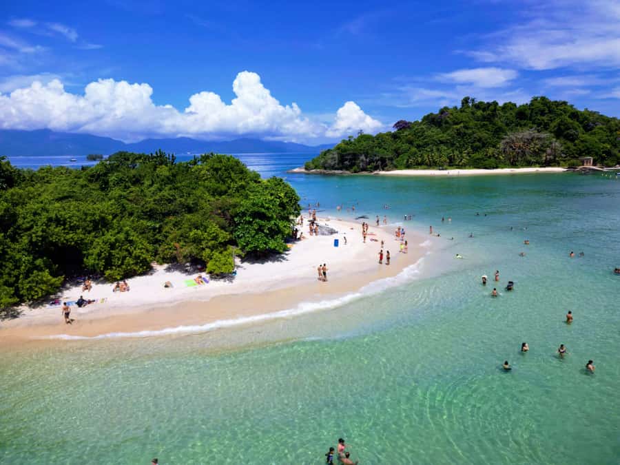 Ilha Grande: 7h Speedboat Tour of Paradise Islands - Wet landings and practical comfort