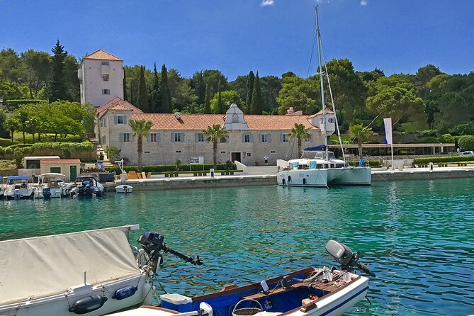 Islands Brač, Šolta & Blue lagoon - Private speedboat tour - The Blue Lagoon after the busiest hours