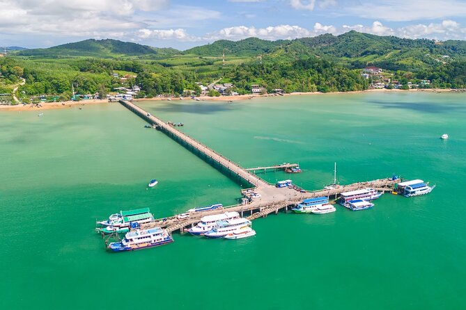 James Bond Island by Speedboat and Canoe at Hong Island - The famous hour at James Bond Island