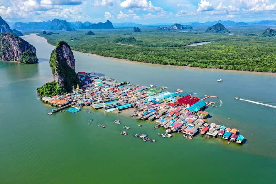 James Bond Island Tour by Long Tail Boat or Speedboat - Koh Panyee and lunch on the water