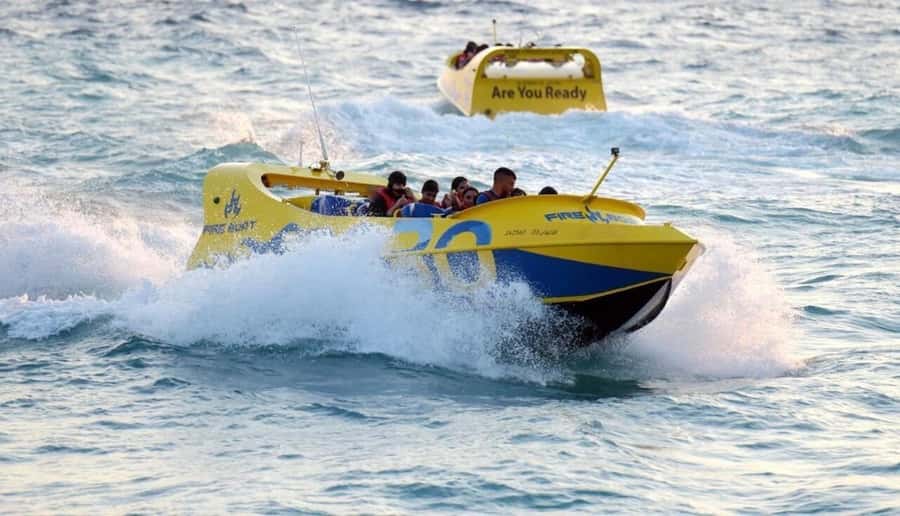 Jeddah: Red Sea Speedboat Tour with Captain - First 15 Minutes Along Jeddah Corniche