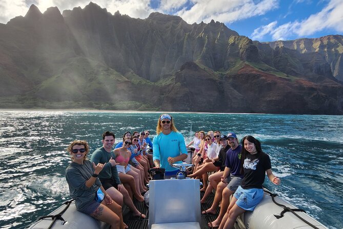 Kauai: Nā Pali Coast Zodiac Raft Expedition and Snorkeling - Why the Zodiac gives you a different Nā Pali view