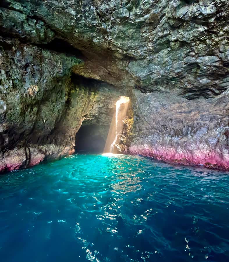 Kauai: Nā Pali Coast Zodiac Raft Sea Caves + Snorkel - Crew, safety, and the feel onboard