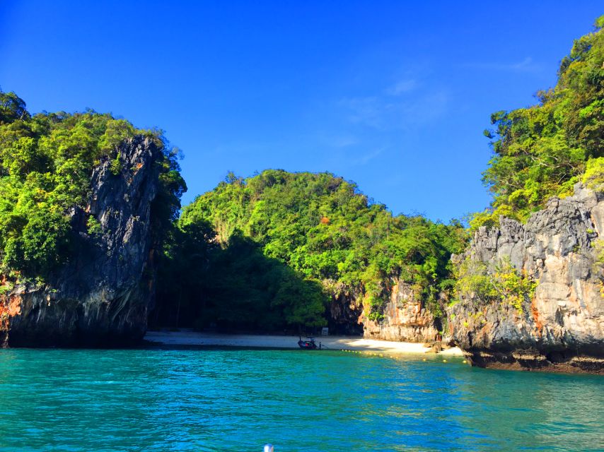 Ko Yao: Premium James Bond Island Trip by Speedboat & Canoe - What the guide and crew add