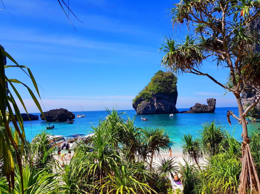 Ko Yao: Premium James Bond Island Trip by Speedboat & Canoe - Tham Lod and the unusual Ko Nom Sao view