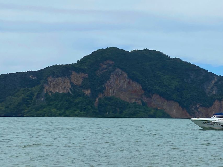 Ko Yao: Premium James Bond Island Trip by Speedboat & Canoe - Lunch and village life at Koh Panyee