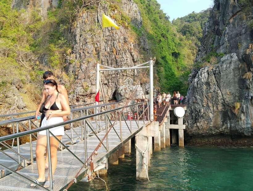 Koh Lanta: Tin's Speedboat Odyssey to Bamboo Island & Beyond - Bamboo Island brings the best break