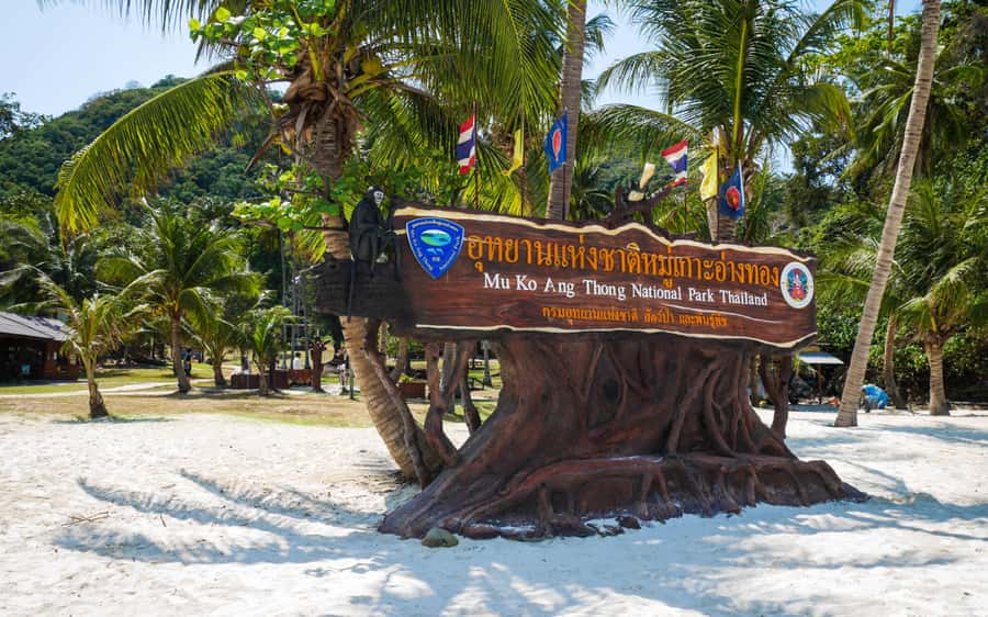 Koh Samui: Ang Thong Marine Park Day Tour by Speedboat - Breakfast before the island stops