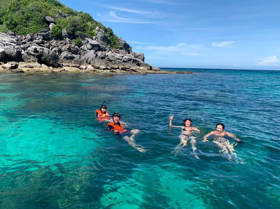 Koh Samui: Angthong Marine Park Speedboat Tour with Kayaking - Koh Mae Ko and the climb to Emerald Lake