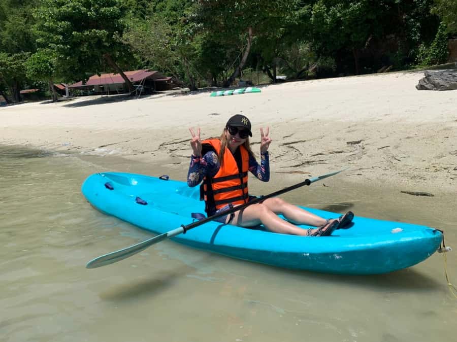 Koh Samui: Angthong Marine Park Speedboat Tour with Kayaking - Crowds, timing, and the guide