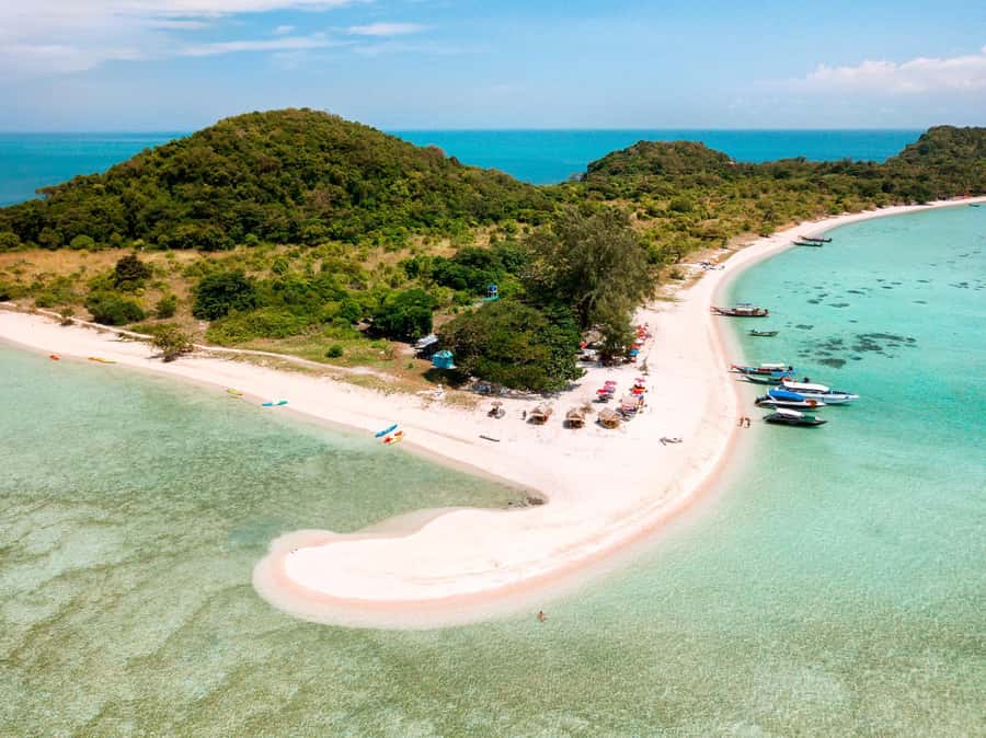 Koh Samui: Private Speedboat to Pig Island with Snorkeling - Koh Madsum, the beach known as Pig Island