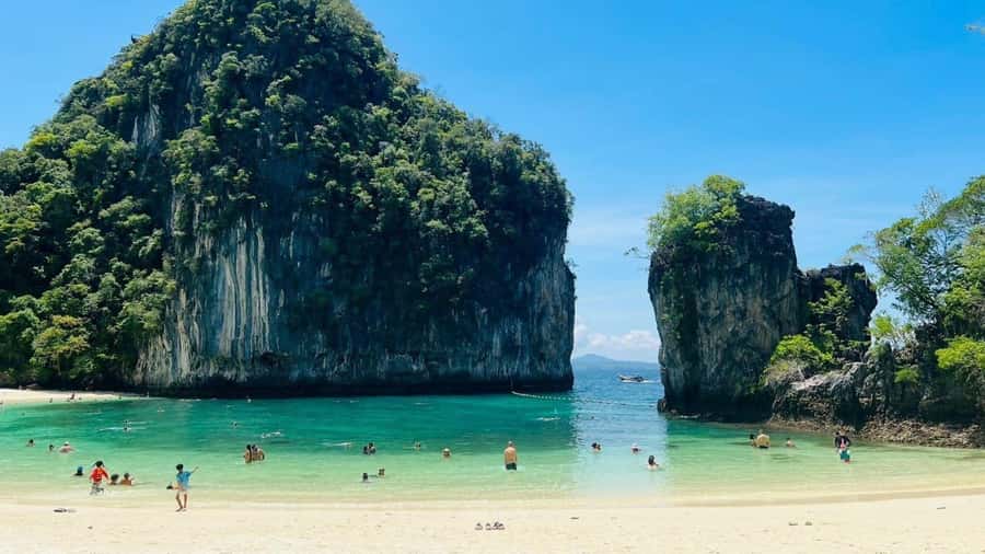 Krabi: Hong Islands Full-Day Private Speedboat Charter Tour - Hong Island Gives You the Most Choice