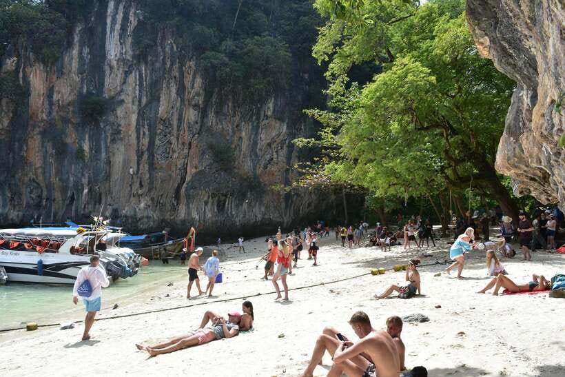 Krabi: Hong & Paradise Island Odyssey by Speedboat - Hong Lagoon is where the day slows down