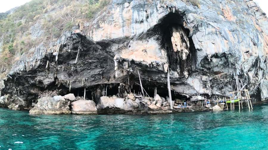 Krabi: Phi Phi Islands Full-Day Private Speedboat Charter - Lunch and a short look at Phi Phi Don