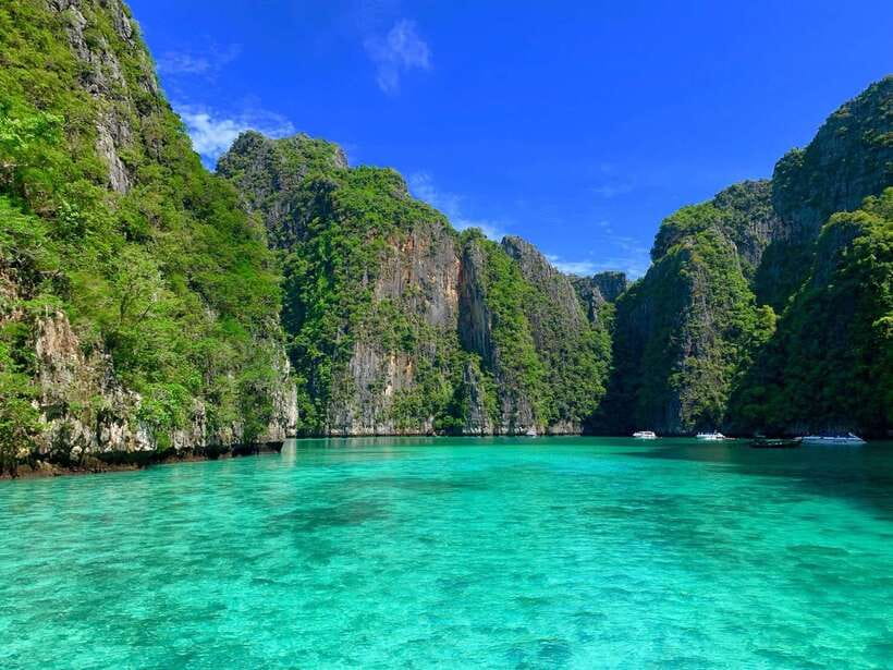 Krabi: Phi Phi Islands Speedboat Tour with Buffet Lunch - Loh Samah Bay and the walk to Maya Bay
