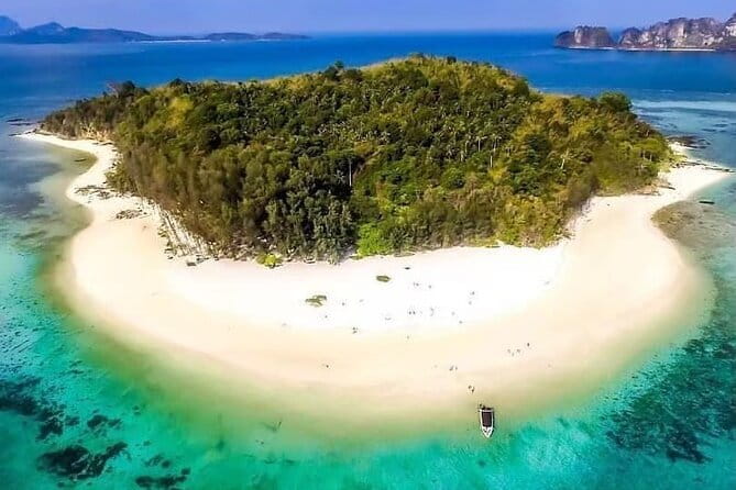 Krabi: Phi Phi, Maya Bay, Bamboo Island Speedboat Tour with Lunch - Walking into Maya Bay from Loh Samah Bay