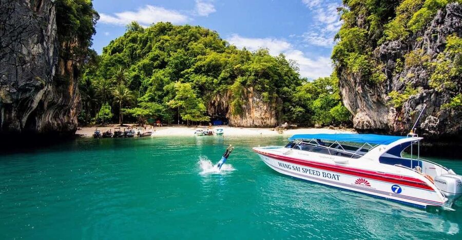 Krabi's Hong Island Speed Boat Blast with 360° Viewpoint - Pakbia Island: a calm first stop