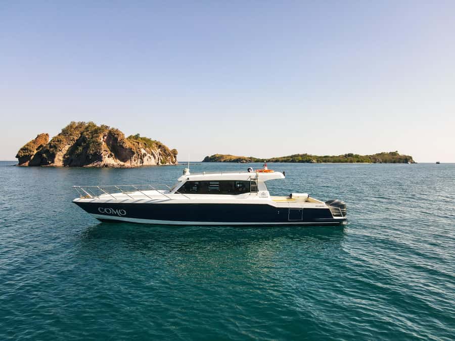Labuan bajo: One Day Komodo Private & Shared Speedboat Trip - Komodo Island and the reality of seeing dragons