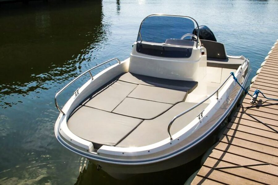 Lake Como: Motor Boat Rental - How Much Value Do You Get for $226.57?